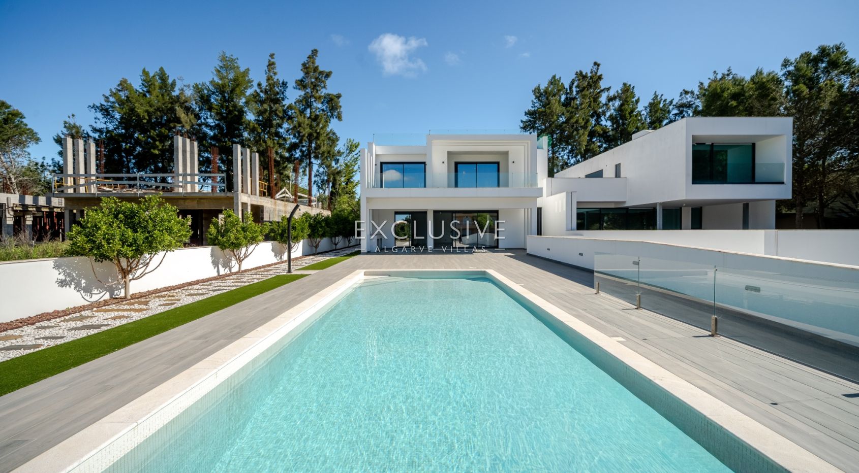 Buy a Brand New 3 Bedroom Modern Villa in Well-Sought After Vilamoura