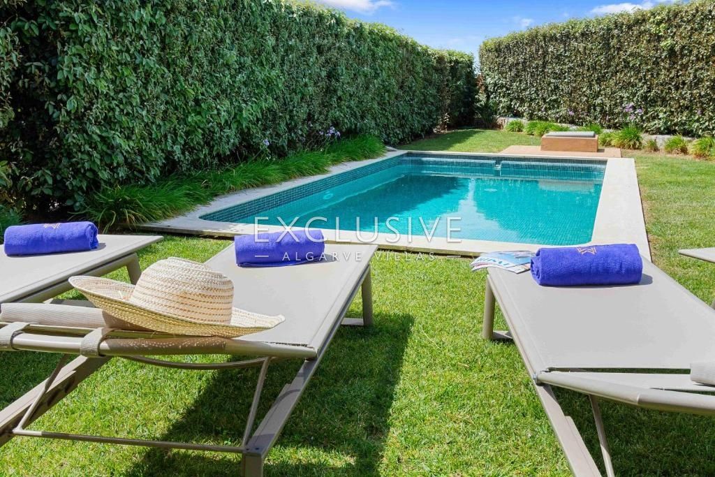 Luxury 3-Bedroom Villa with Private Pool and Sea View in Carvoeiro — photo 1