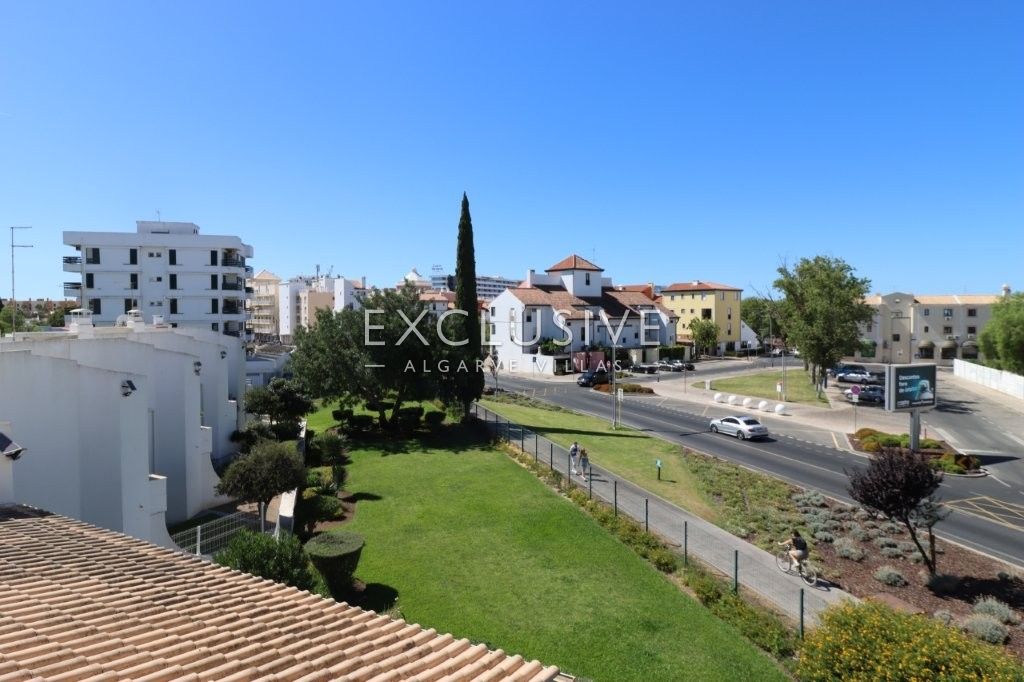 Three Bedroom Spacious Duplex Apartment in Vilamoura — photo 1