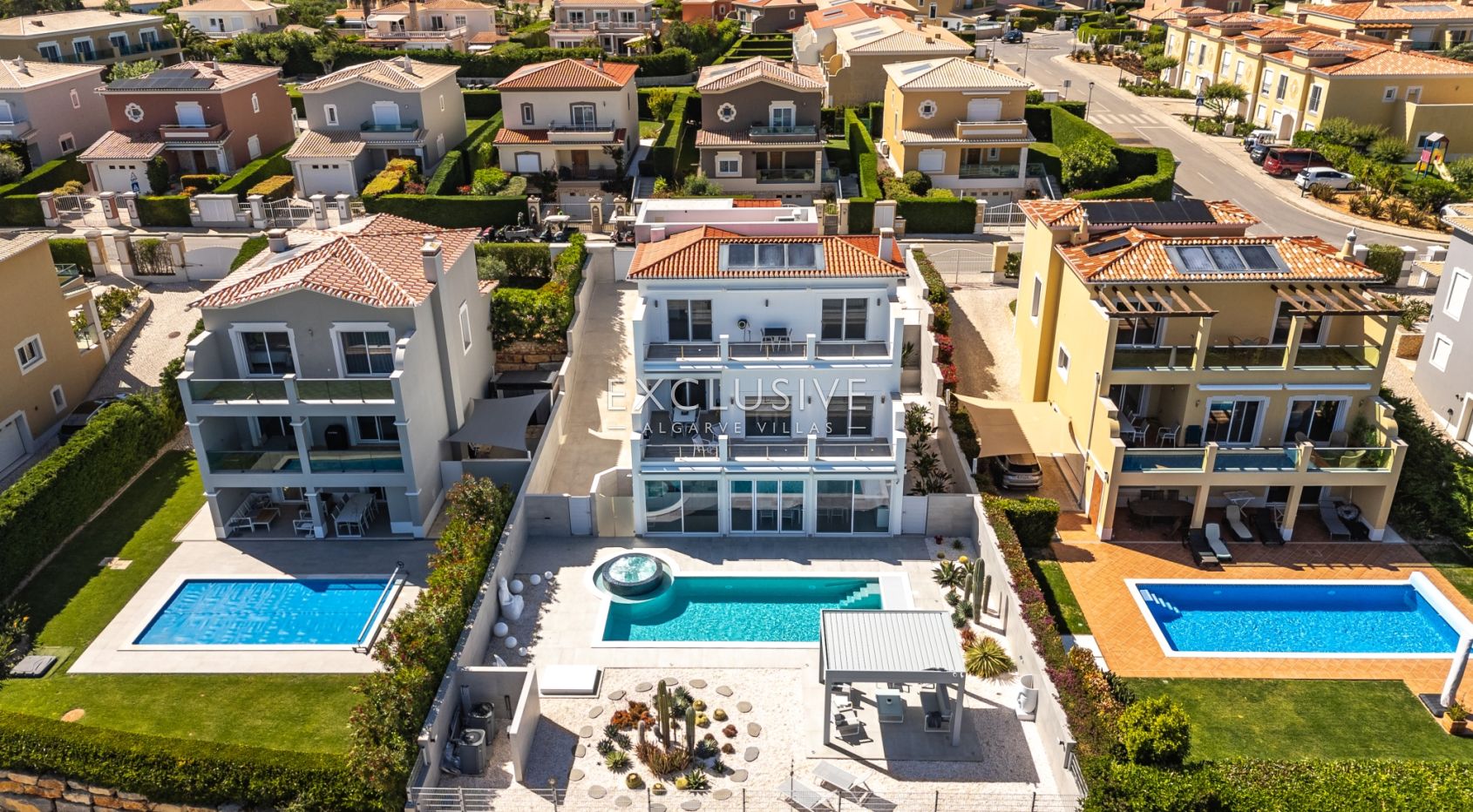 Exceptional Golf & Sea View Villa in Boavista, Lagos — photo 1