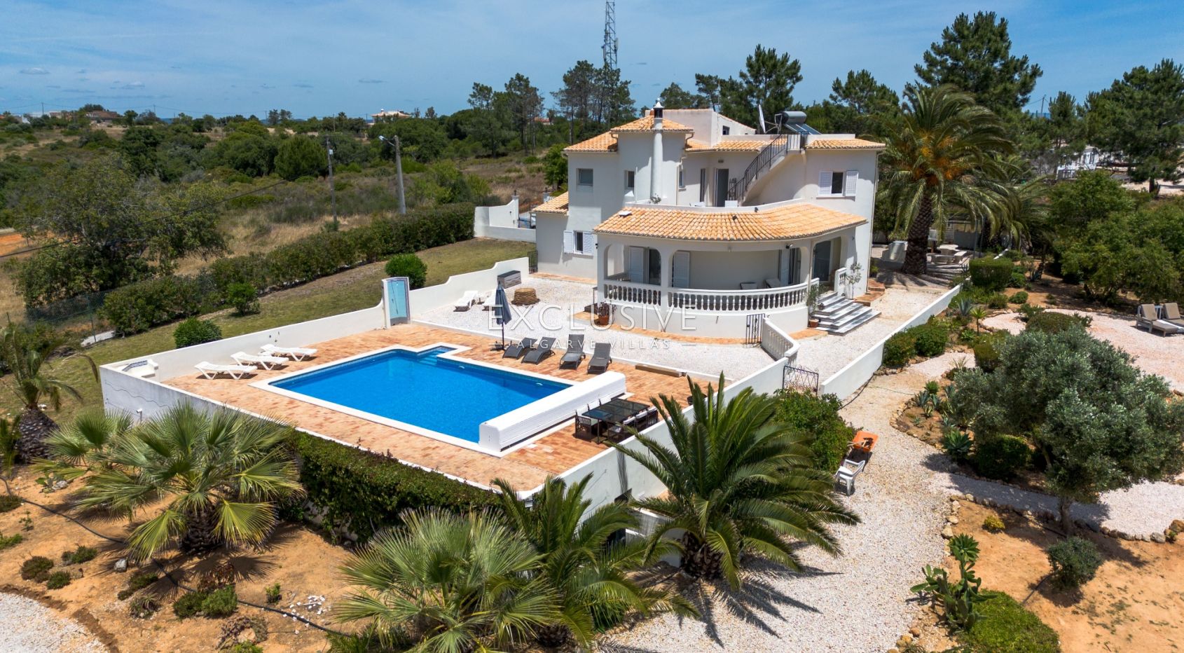 Exclusive 4+1 bedroom Villa with heated pool on 7910m2 plot in Porches, Algarve — photo 1