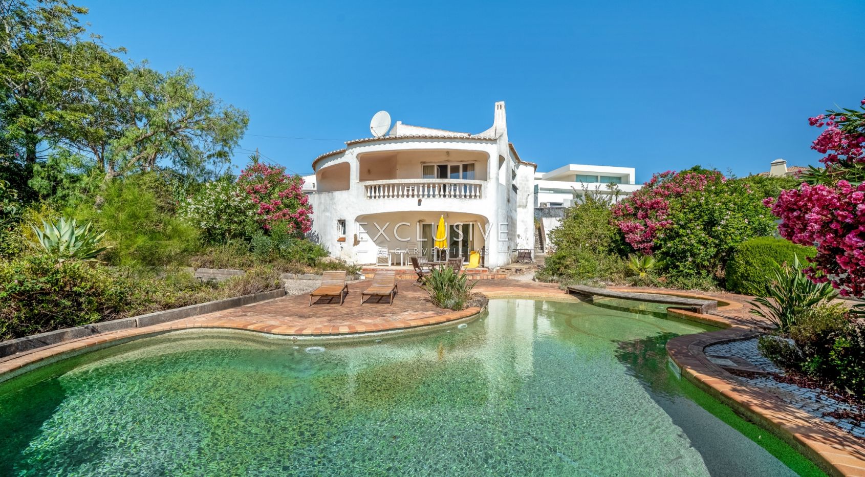 Renovation Villa with Sea Views for Sale in Falfeira, Lagos